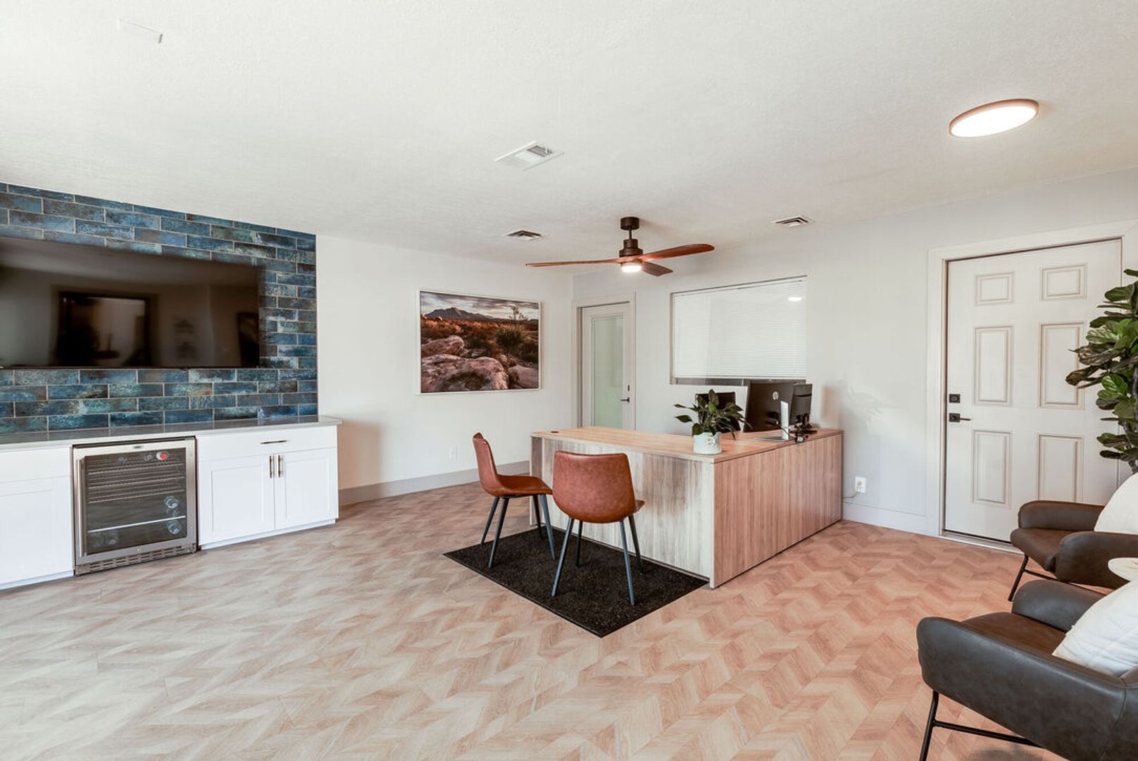 Albuquerque Apartment: 1810 Indian School Rd NW