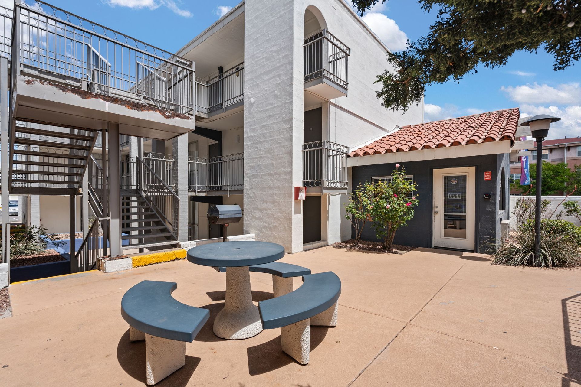 Albuquerque Apartment: 1001 Louisiana Blvd. NE