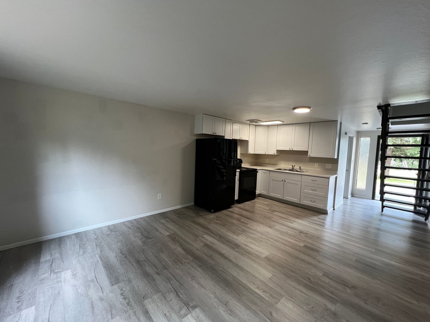 Coos Bay Apartment: 324 Ackerman Avenue