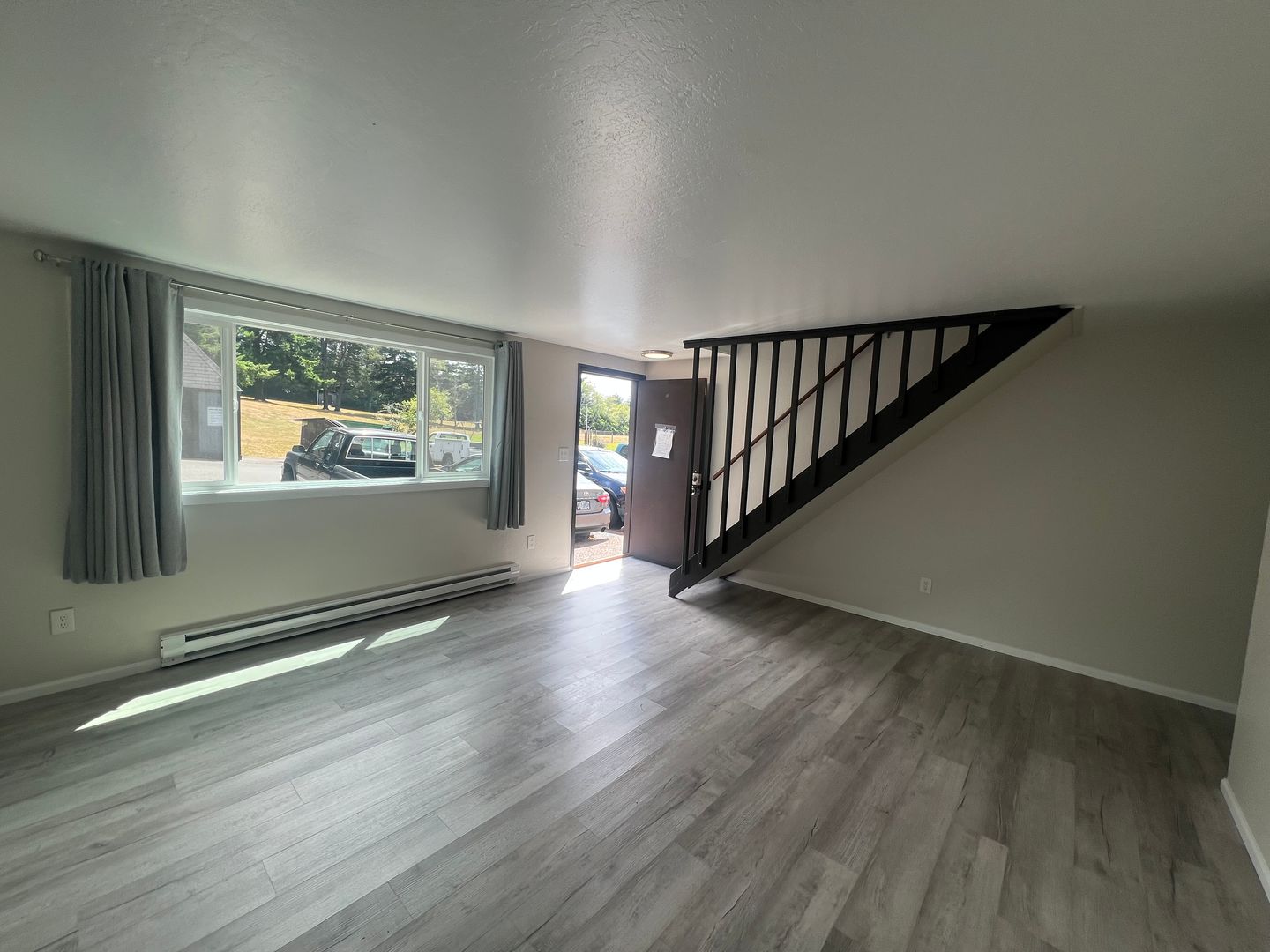 Coos Bay Apartment: 324 Ackerman Avenue