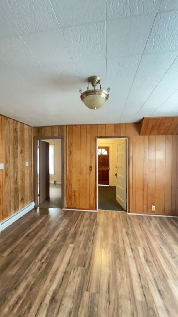 North Bend Apartment: 2129 Union Avenue