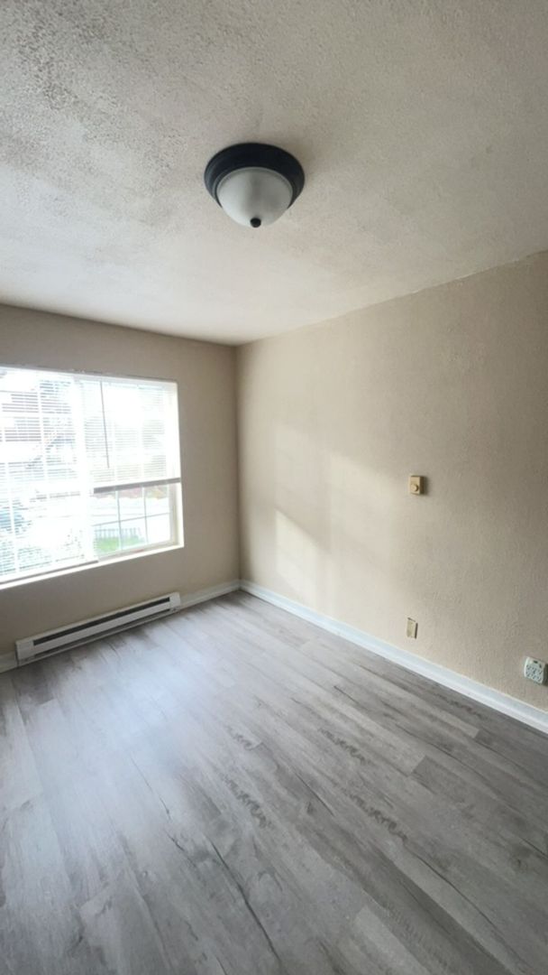 North Bend Apartment: 2129 Union Avenue