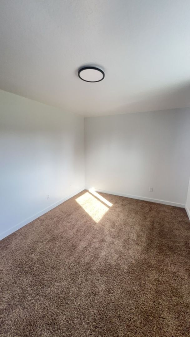 Coos Bay Apartment: 324 Ackerman Avenue