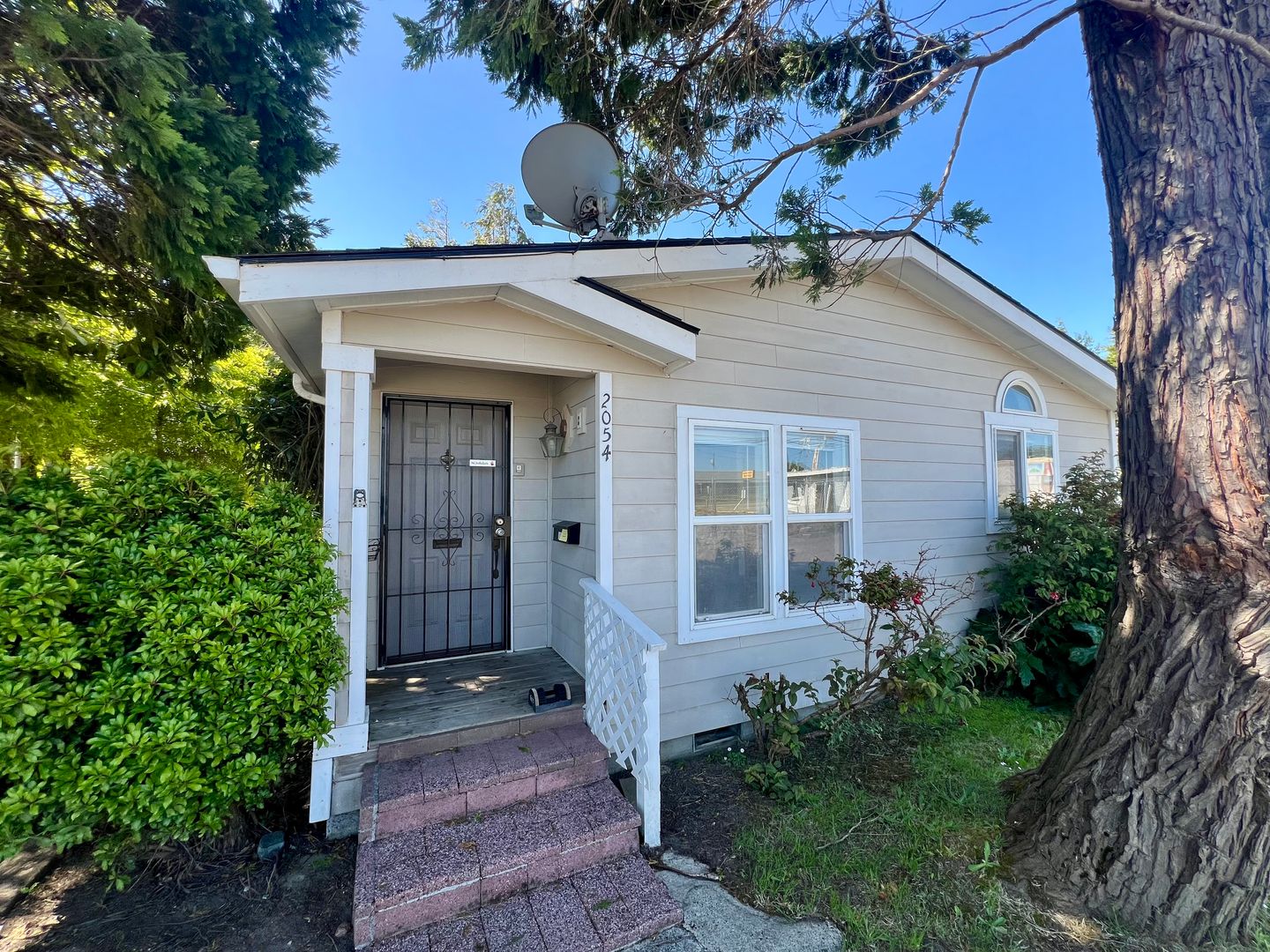 North Bend House: 2054 Marion Avenue
