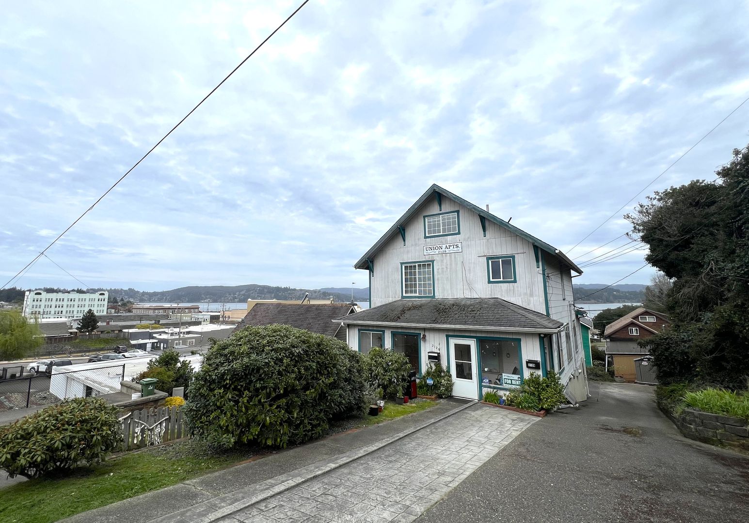 North Bend Apartment: 2129 Union Avenue