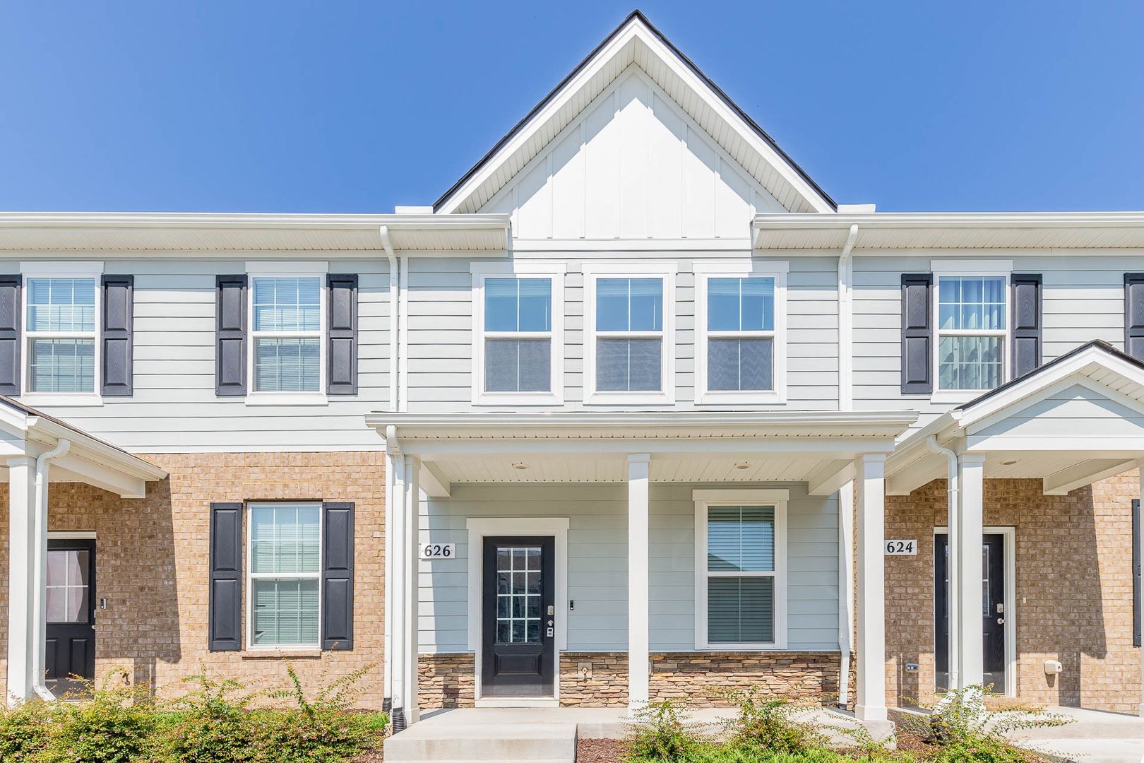 Lebanon House: 626 Longtail Ln