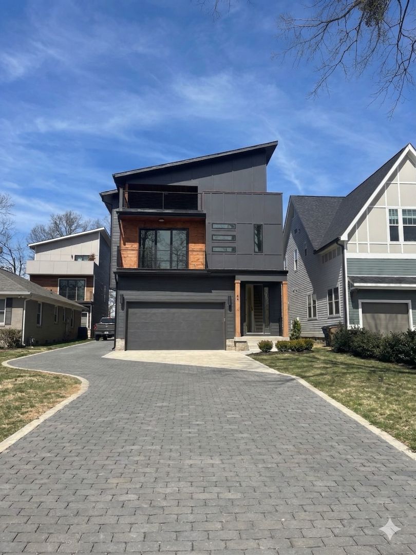 Nashville House: 4A Belle Forrest Ave. Nashville, TN 37206