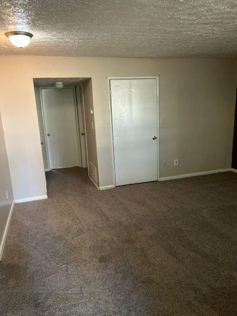 Columbus Apartment: 667 Brent Blvd