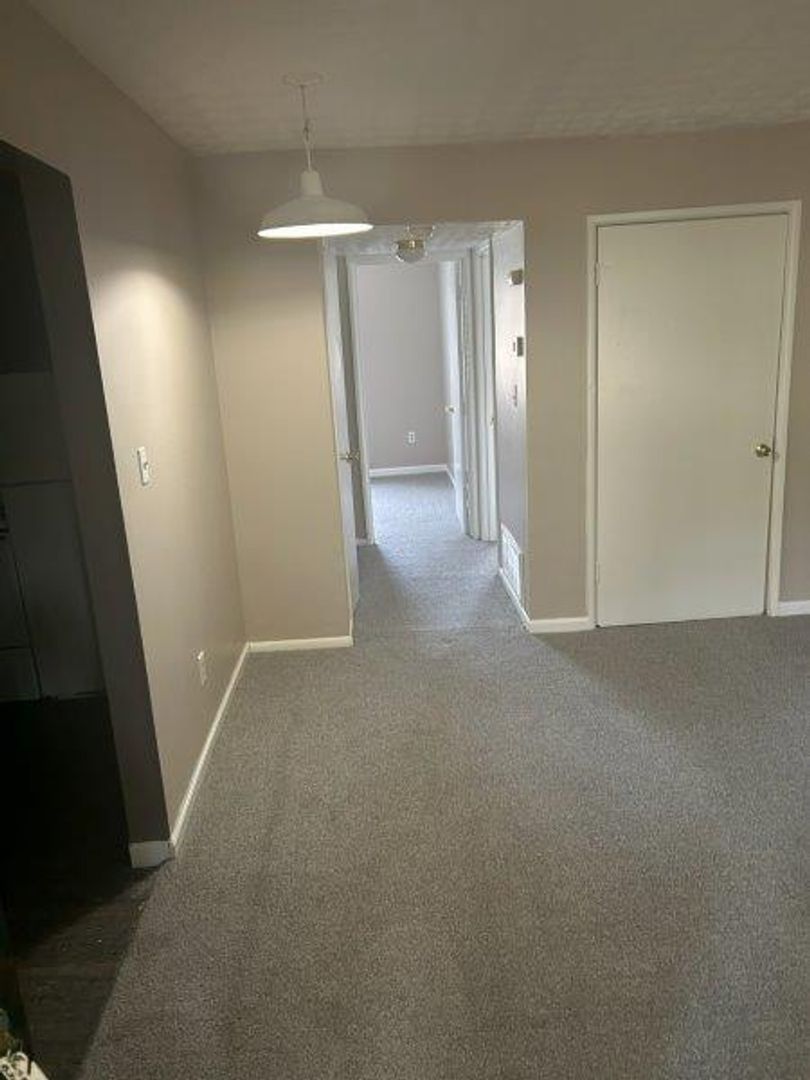 Columbus Apartment: 667 Brent Blvd