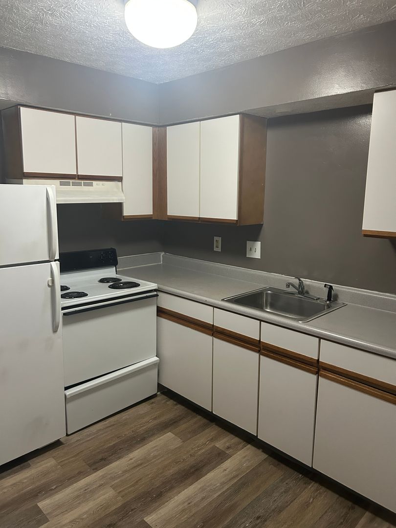 Columbus Apartment: 667 Brent Blvd