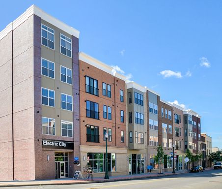 1 BR/ 1BA Luxury Apartment – photo 1