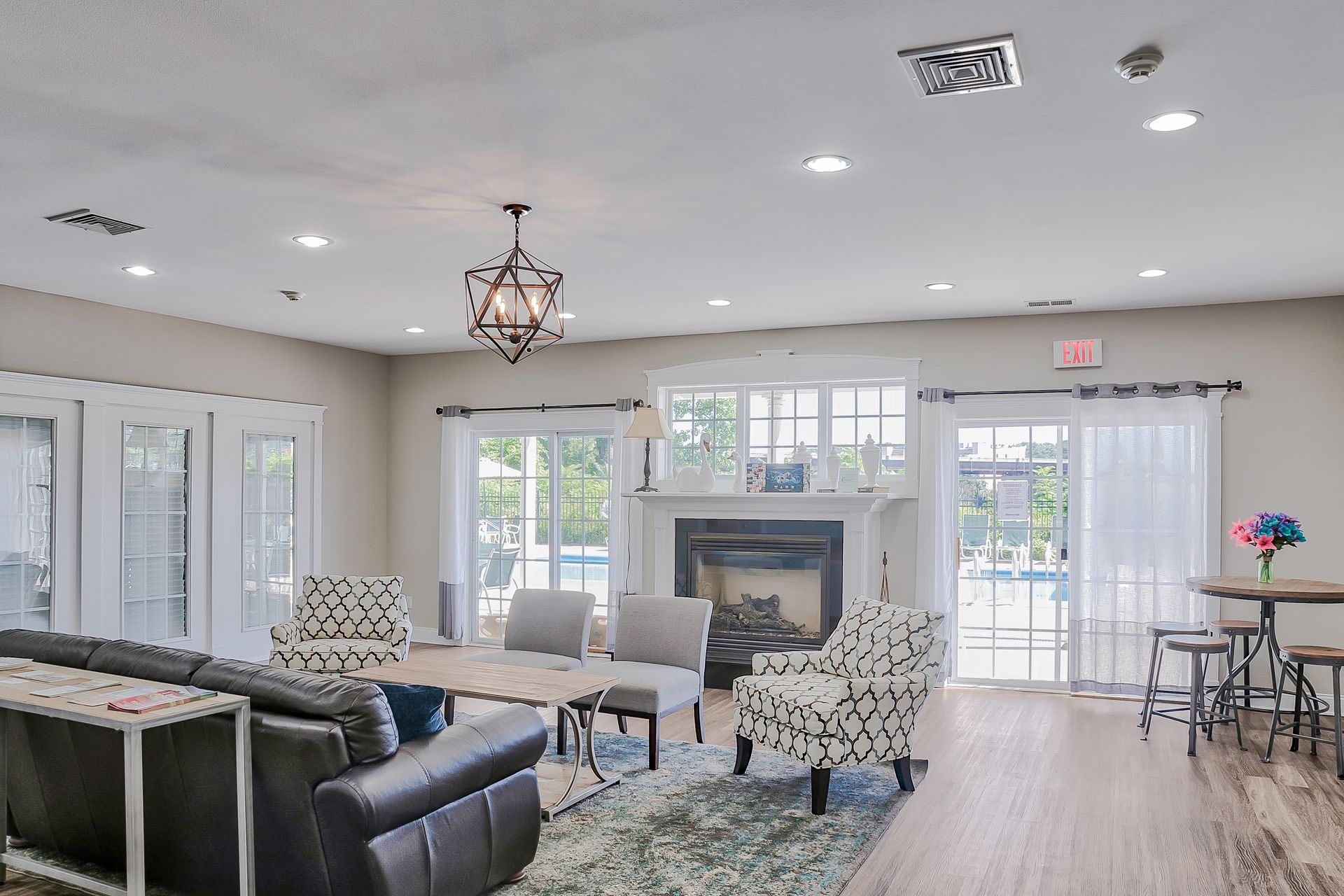 Green Island Apartment: 1100 River View Rd