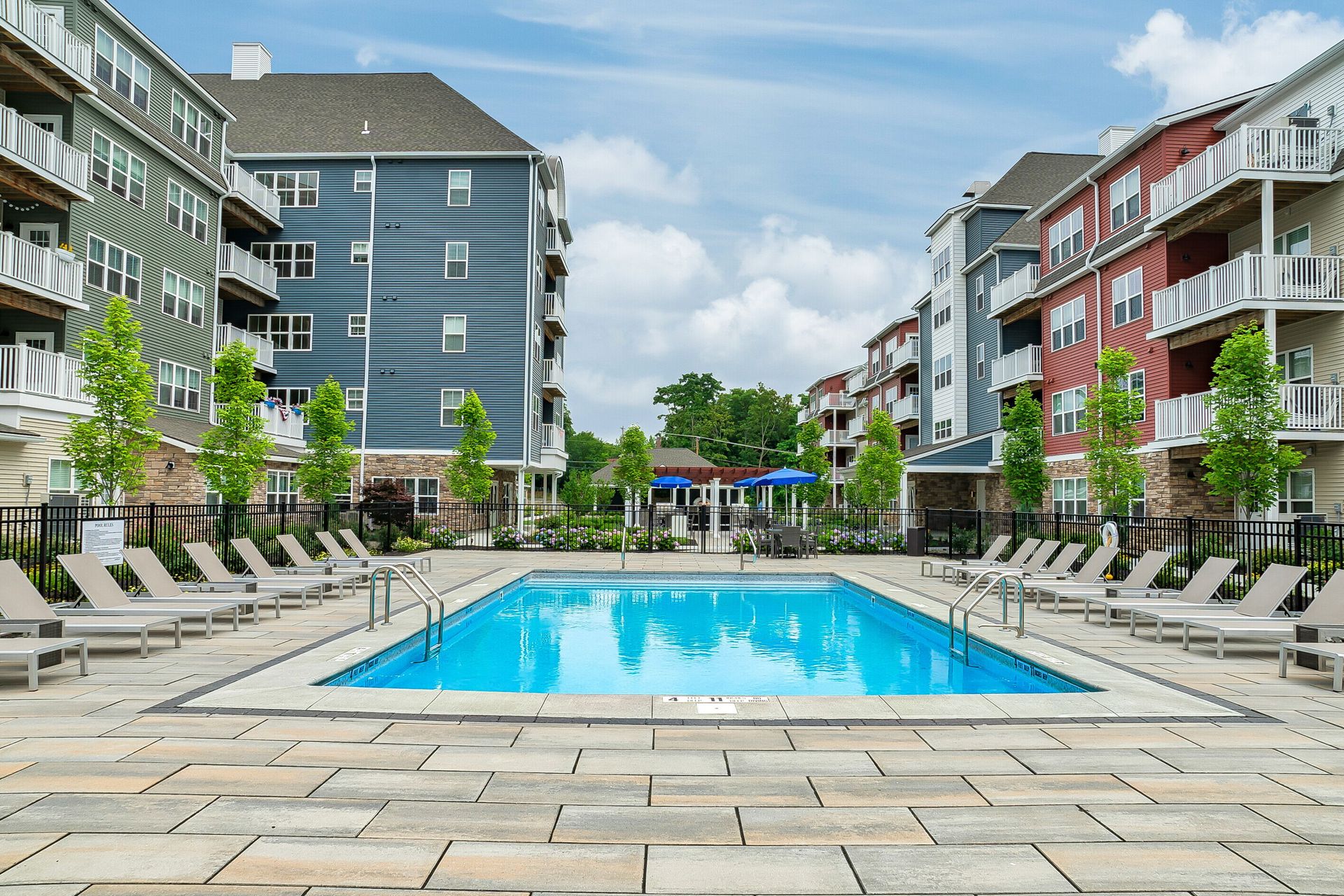 Cohoes Apartment: 1000 Hudson Square