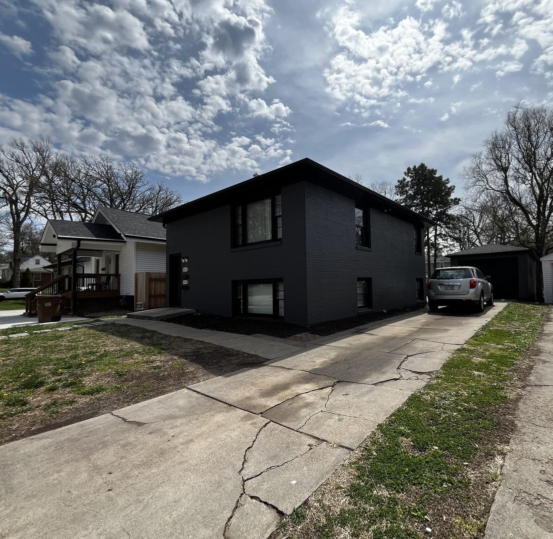 Lincoln Apartment: 4027 F street