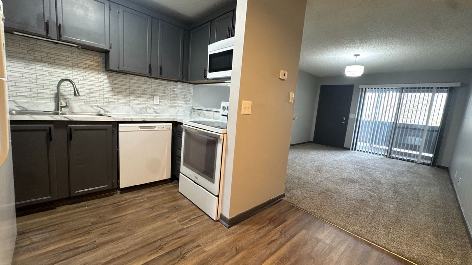 Lincoln Apartment: 1121 North 28th Street - 12