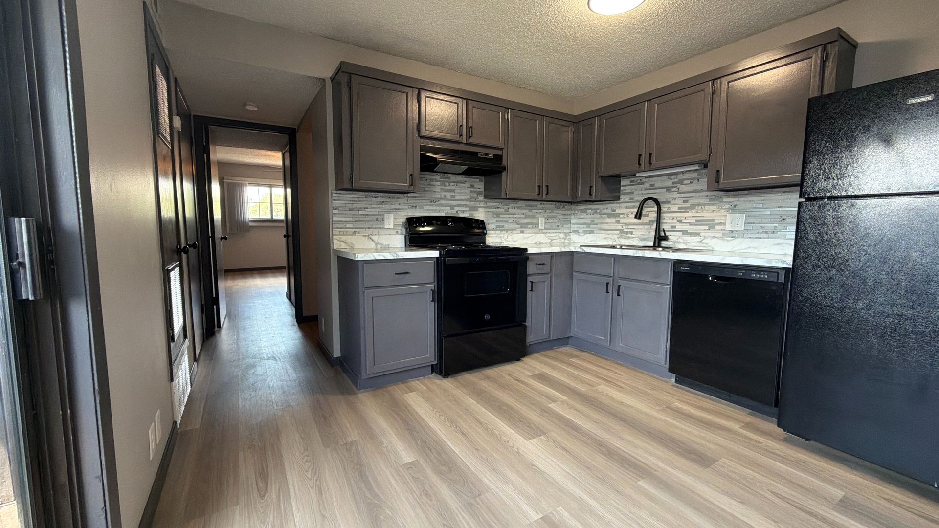 Lincoln Apartment: 1121 North 28th Street - 14