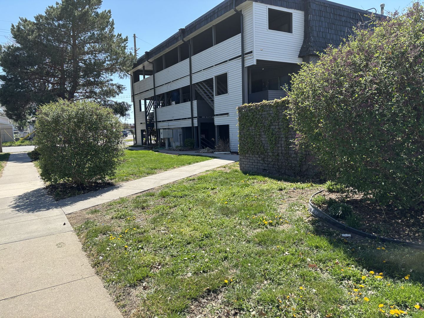 Lincoln Apartment: 1109 North 28th Street