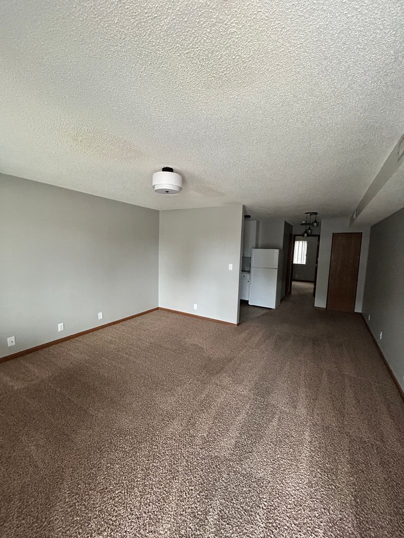 Lincoln Apartment: 4621 Prescott