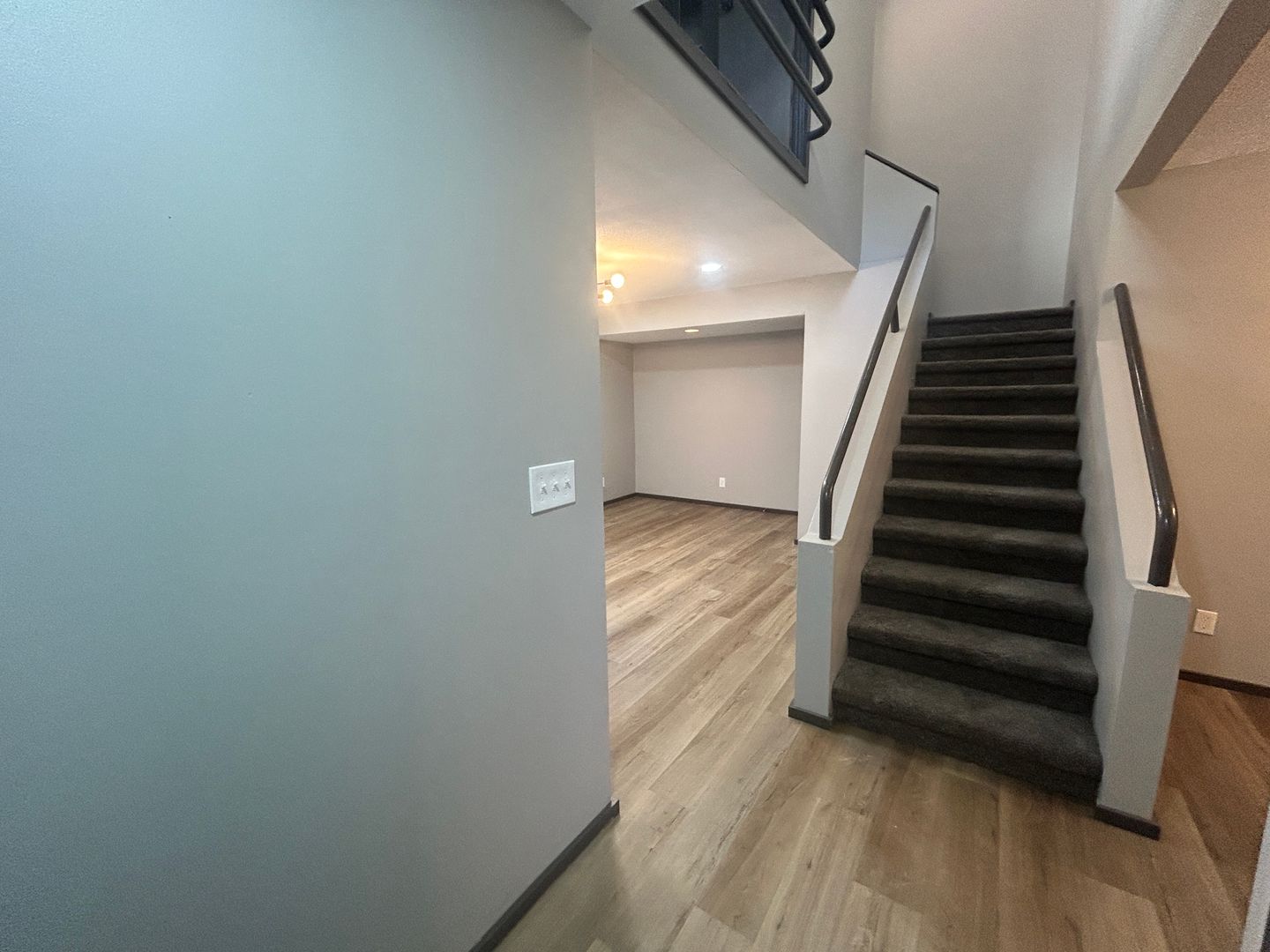 Lincoln Apartment: 1841 Ridgehaven Court