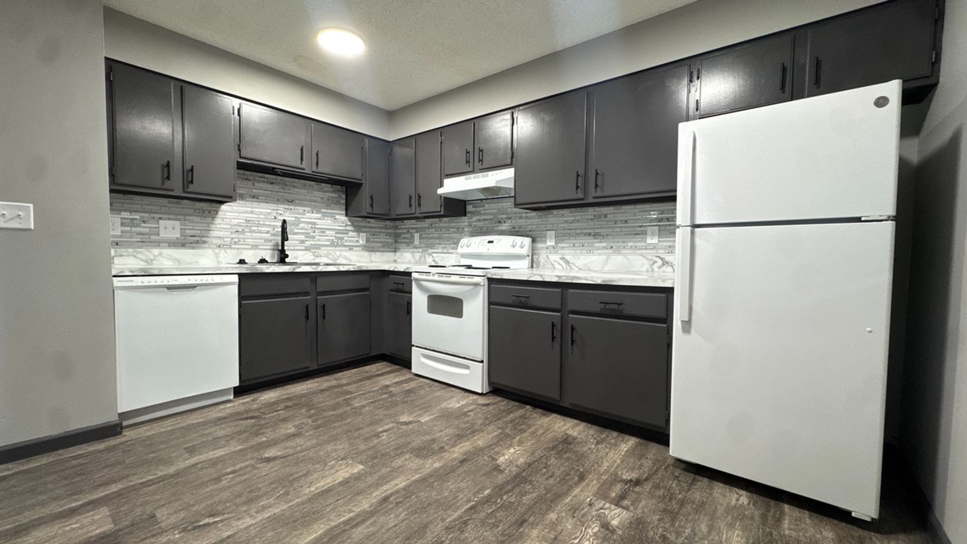 Lincoln Apartment: 4521 Madison Avenue