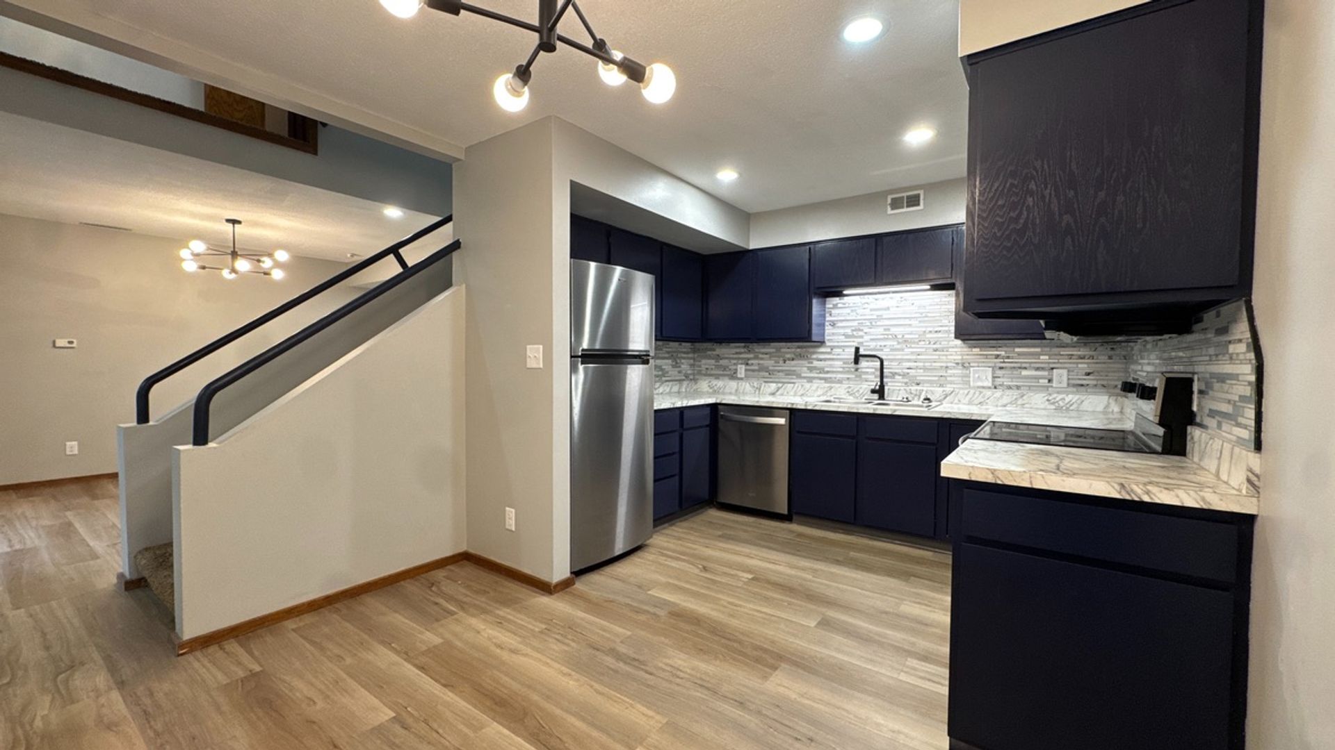 Lincoln Apartment: 1821 Ridgehaven Court