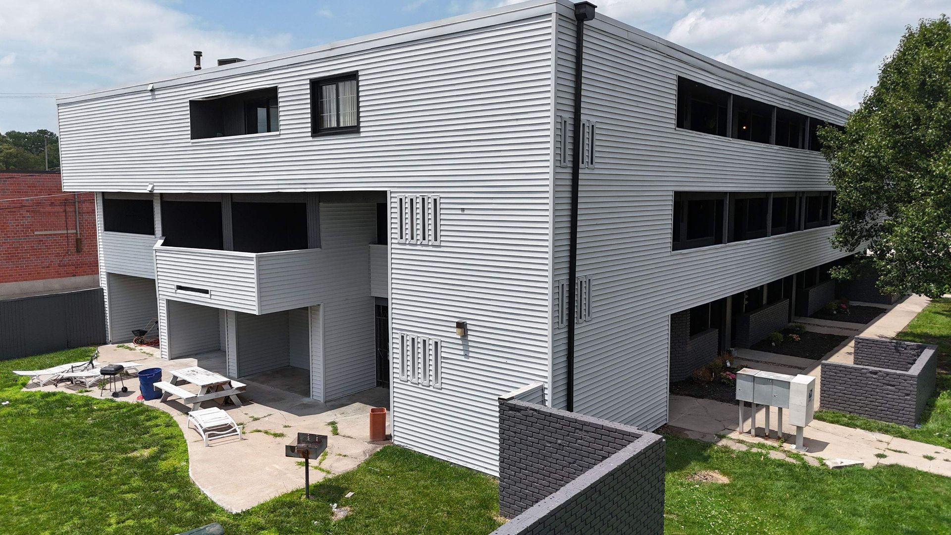 Lincoln Apartment: 1121 North 28th Street - 13