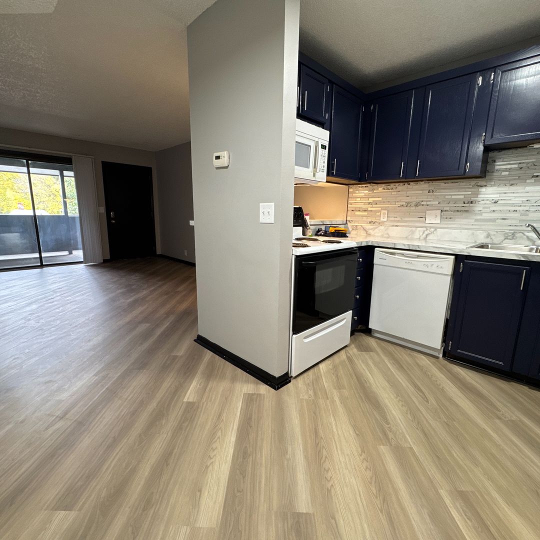 Lincoln Apartment: 1121 North 28th Street - 19