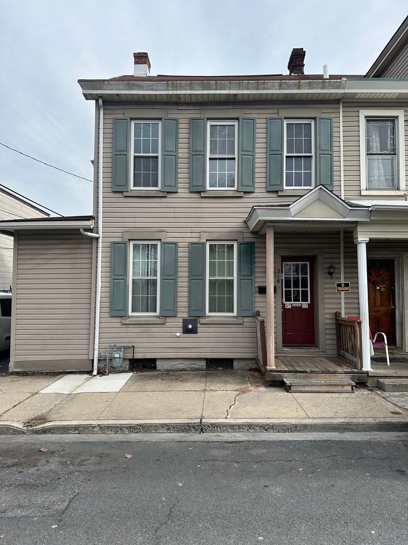 Lebanon House: 218 S. 6th Street