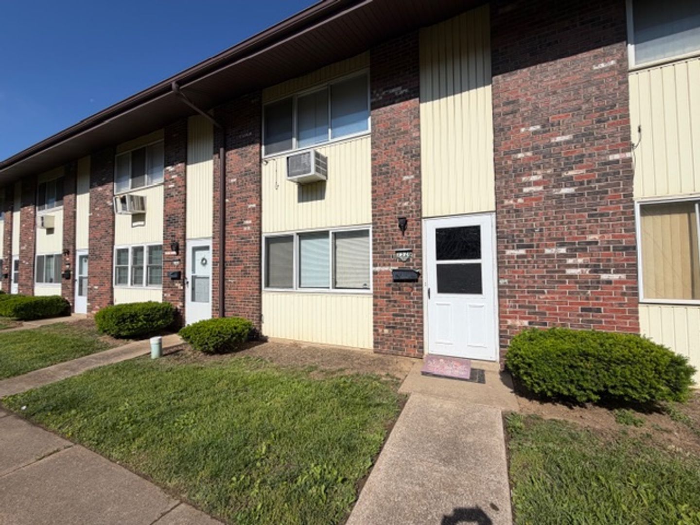 Hazelwood Townhome: 7326 Hazelcrest Dr