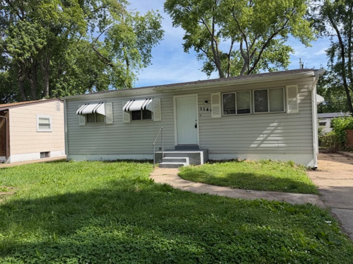 St. Louis House: 1141 Scott Ave