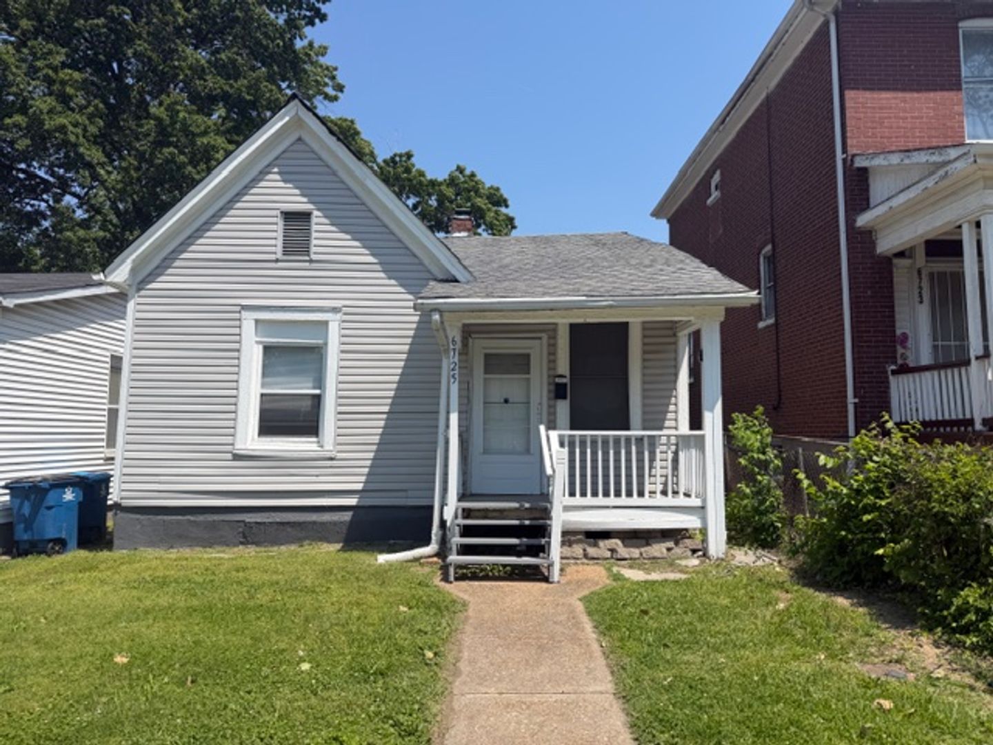 Saint Louis House: 6725 Schofield Ave