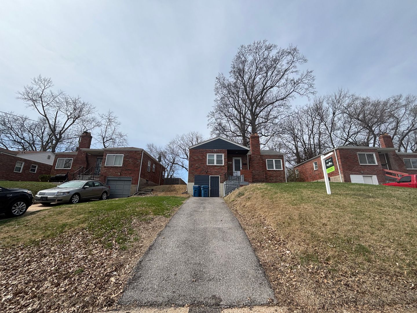 Saint Louis House: 6625 Thurston Ave