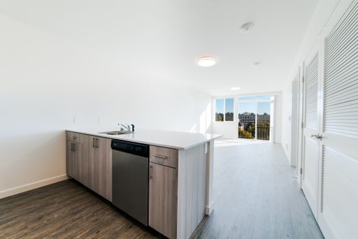 Fresh & Spacious: 1-Bedroom 1-Bath – photo 1