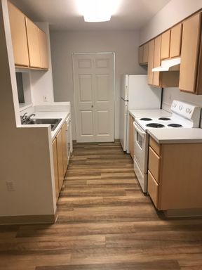 Bright & Spacious 2-Bed, 1-Bath – Rare Find in Centralia – photo 1