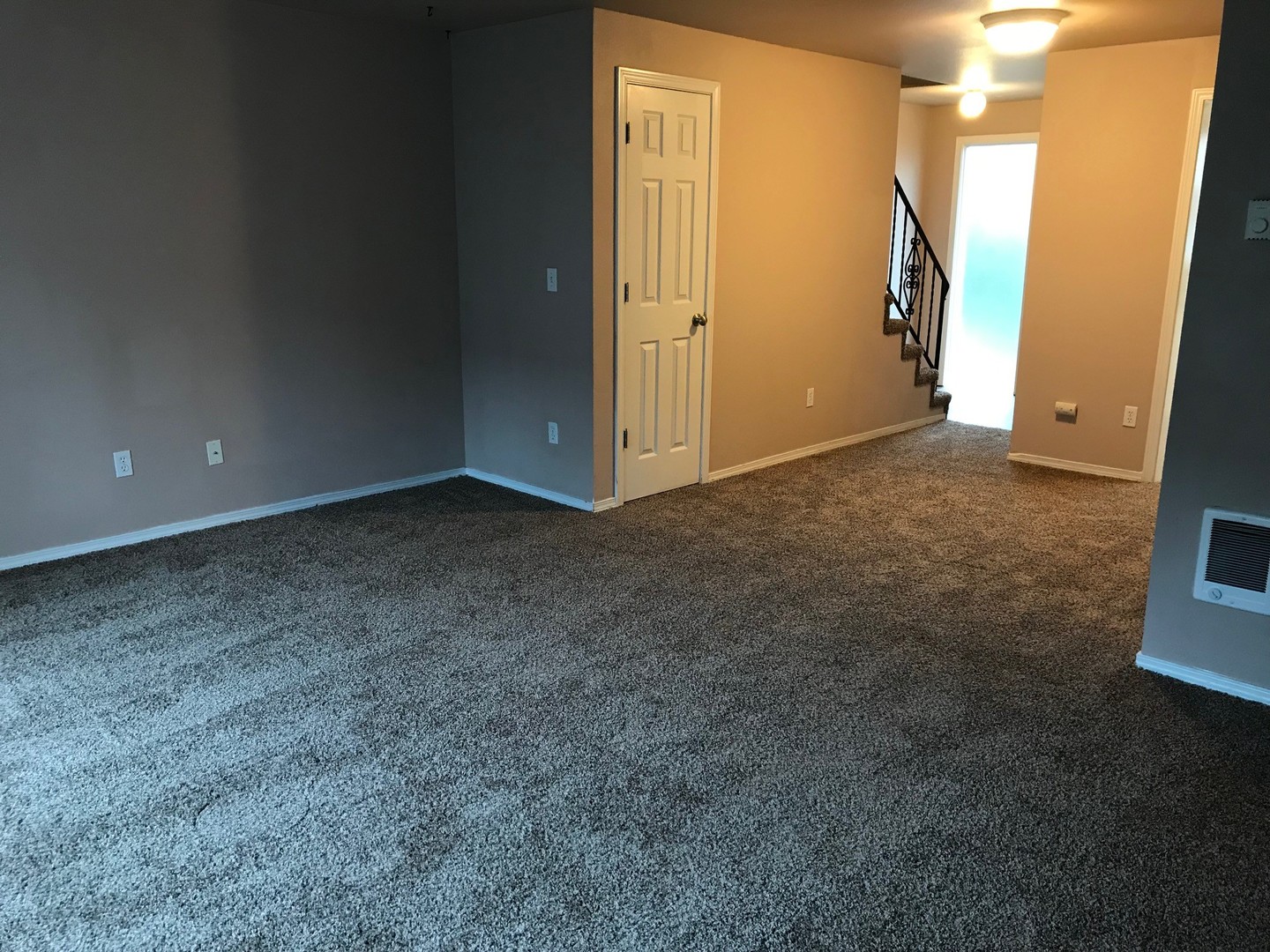 Centralia Apartment: 1405 Lewis Street
