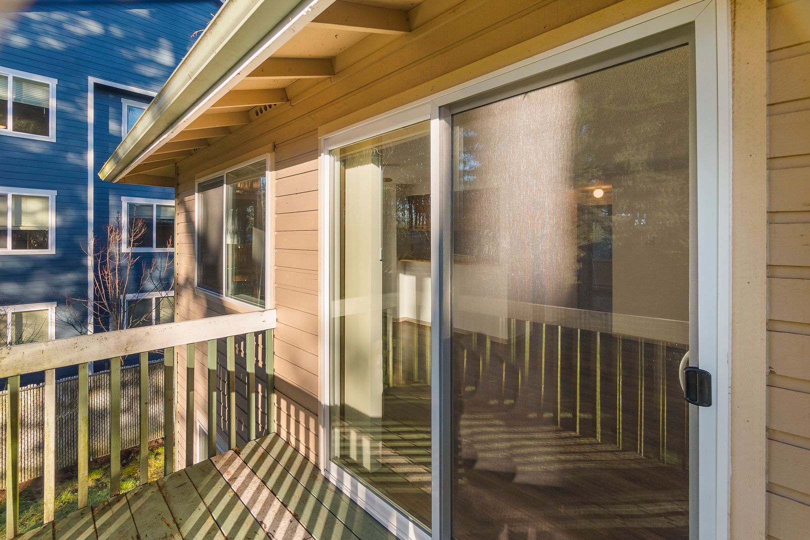 Lacey Apartment: 1219 East St SE