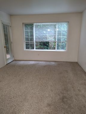 Stylish 1-Bedroom + Nook – Perfect for Work & Relaxation!