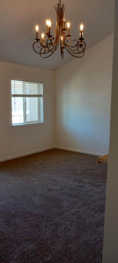Montesano Apartment: 822 E Pioneer Ave