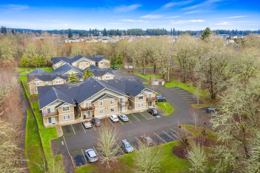 2 Bedrooms in Yelm! Community in a Park Setting