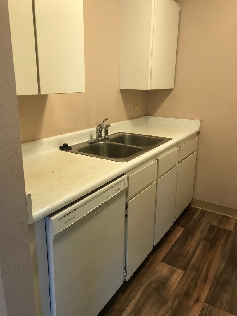 Centralia Apartment: 1405 Lewis Street