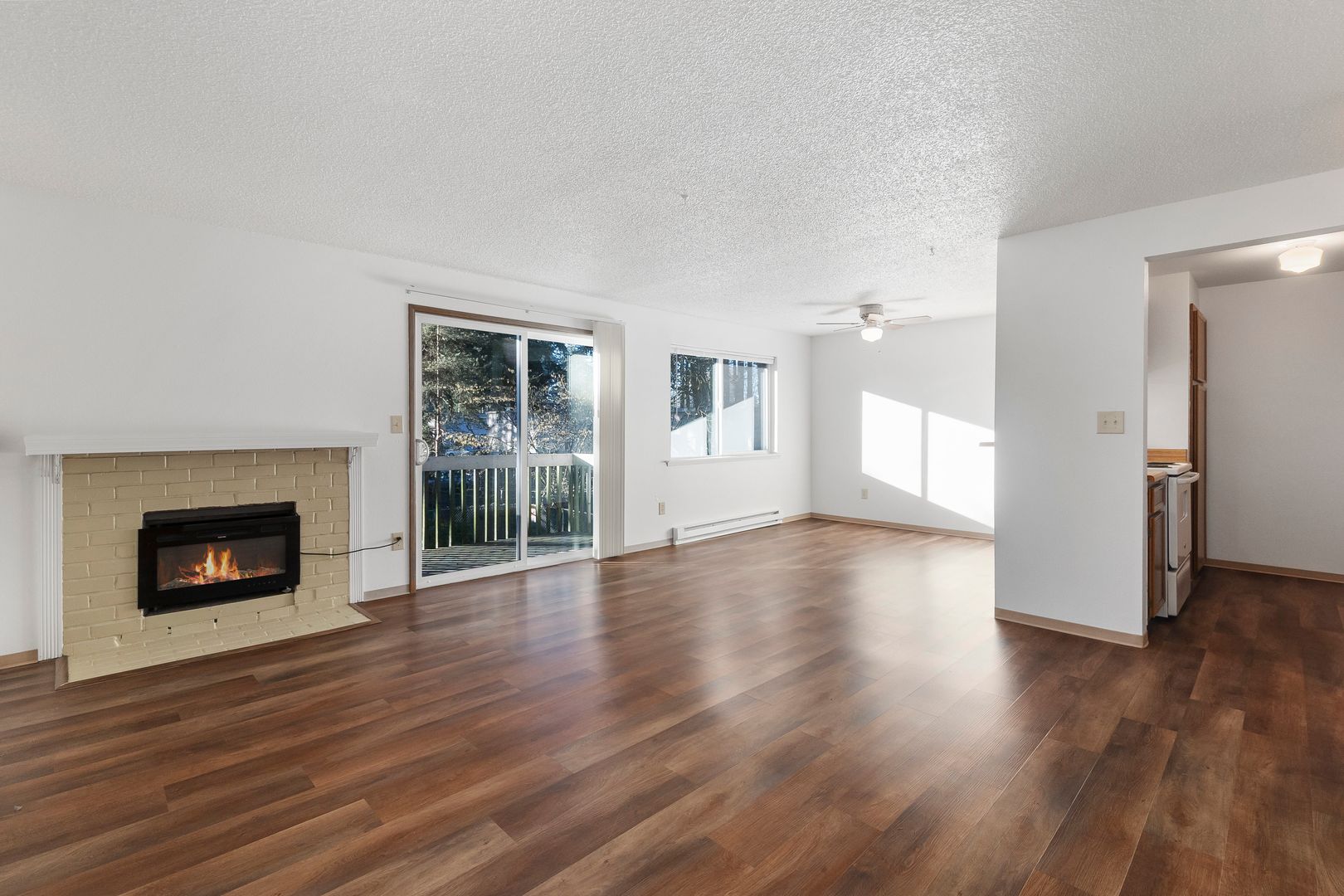 Lacey Apartment: 1219 East St