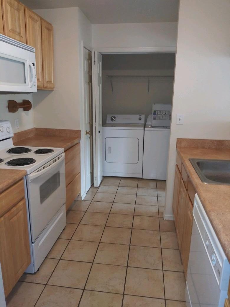 Montesano Apartment: 822 E Pioneer Ave