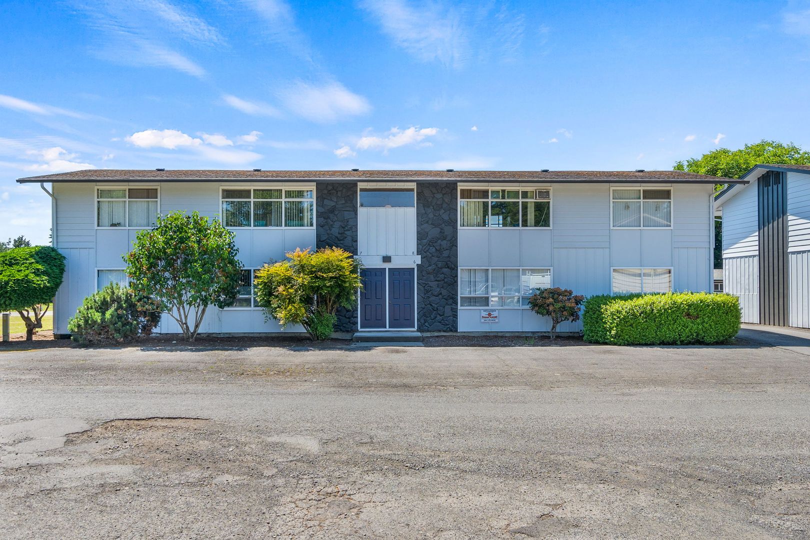 Centralia Apartment: 1509, 1510-1513 Lewis St.