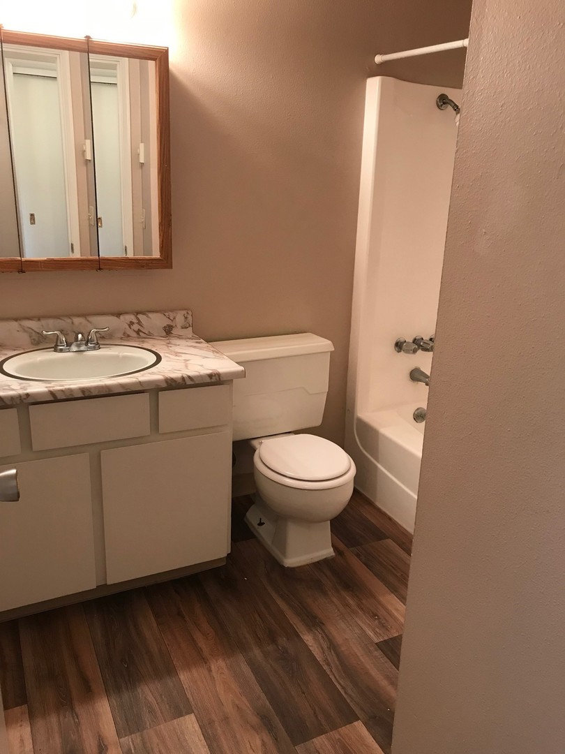 Centralia Apartment: 1405 Lewis Street