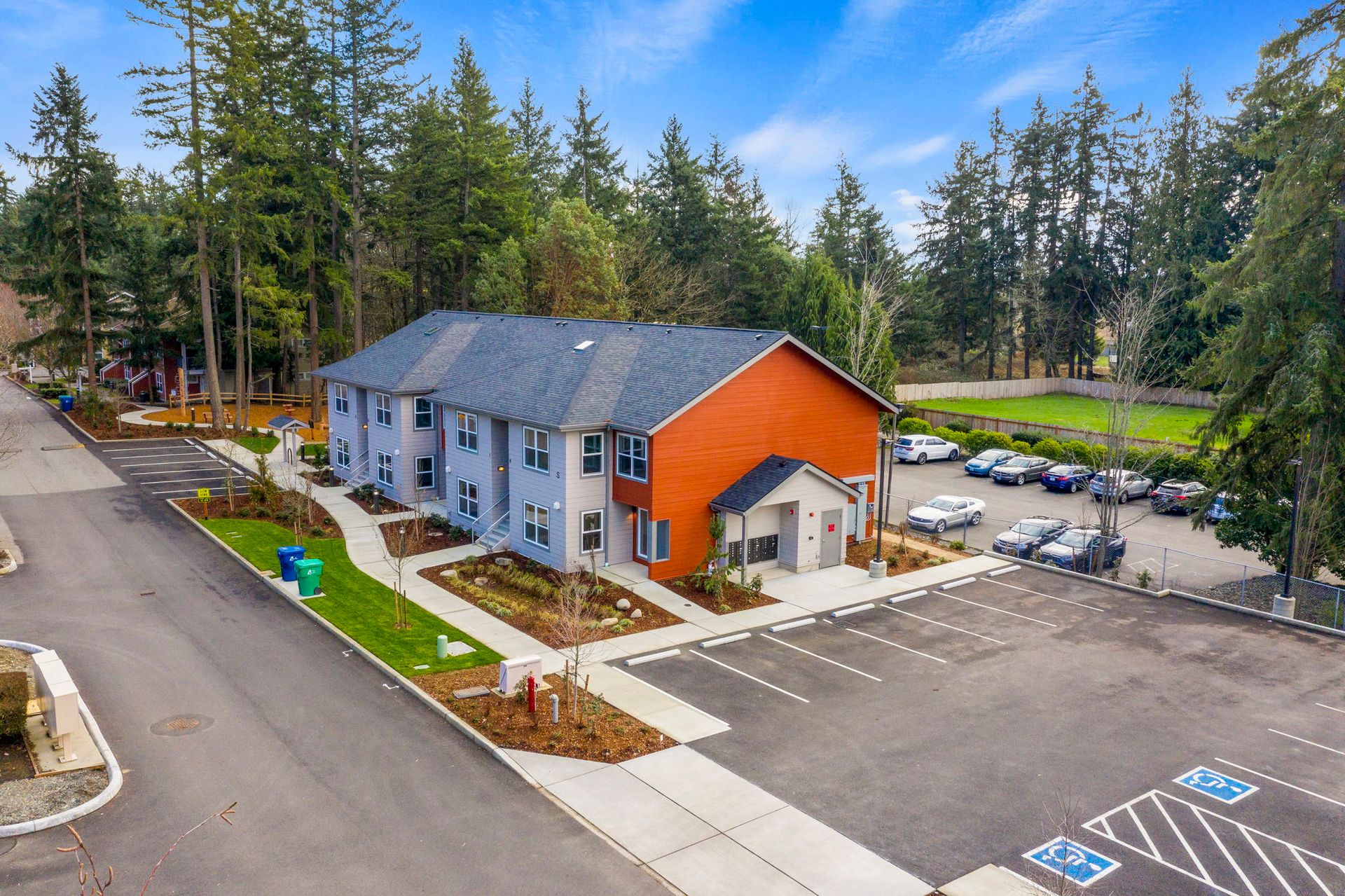 Olympia Apartment: 204 Lilly Road NE