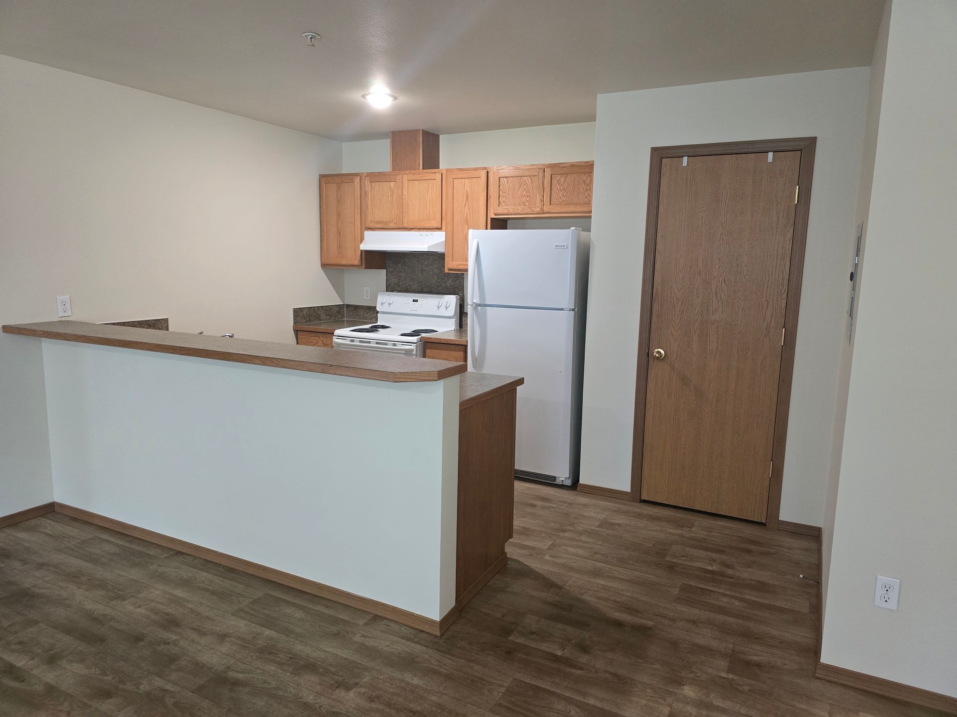 Rainier Apartment: 505 Minnesota St N