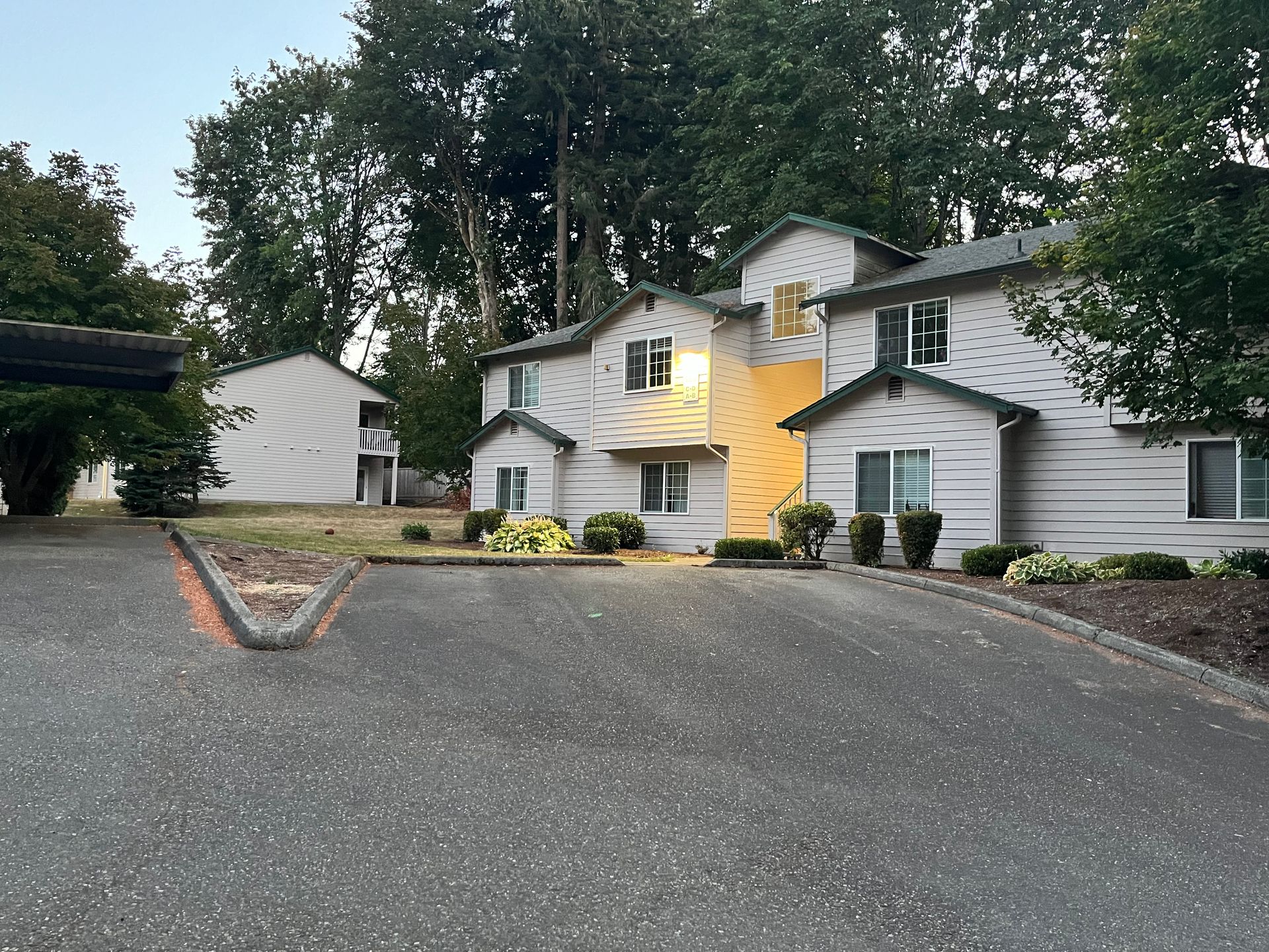 Olympia Apartment: 1111-1207 Creekwood Ct SE