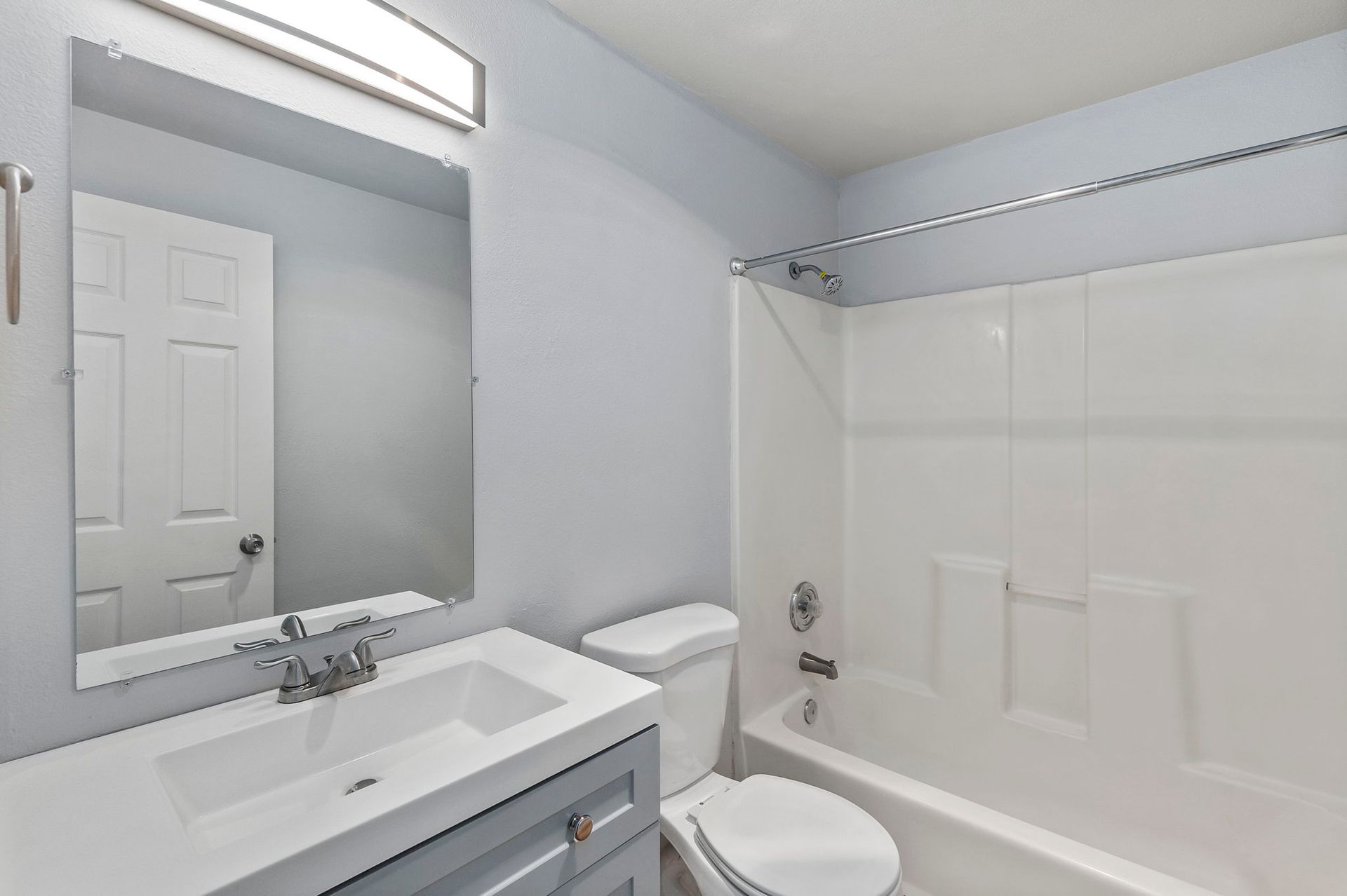 Centralia Apartment: 401 N Ash St.