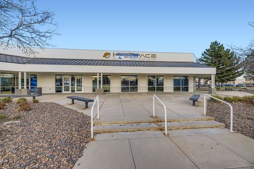 Large end-cap space available in Westminster – photo 1