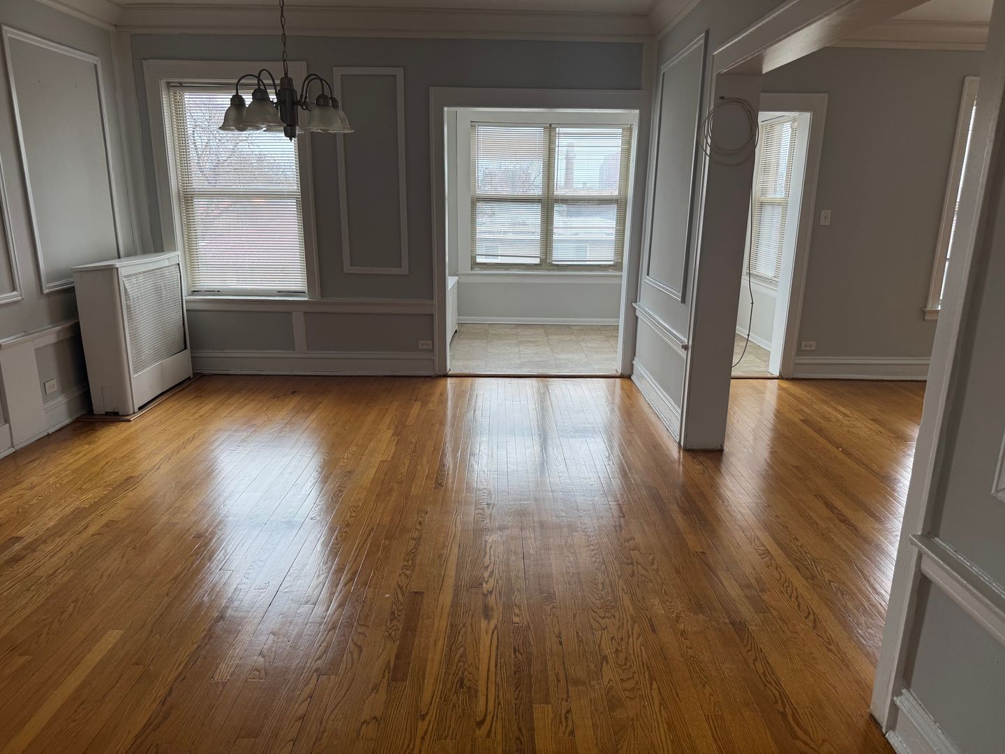 Chicago Apartment: 6932-34 South Jeffery